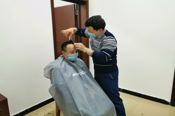 1582962367778767.jpg 附件一:理發(fā)現場(chǎng).jpg