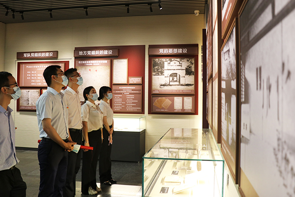 1626139363226523.jpg 參觀(guān)百色起義紀念館.JPG