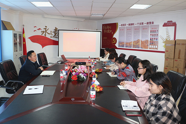 1646991763590221.jpg 座談會(huì ).jpg