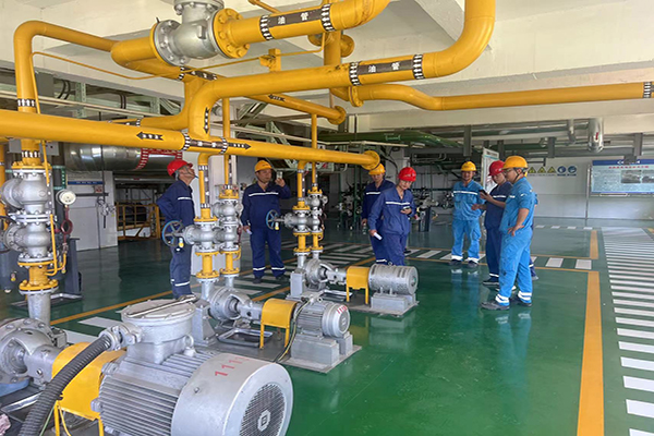 1723431035340586.jpg 參觀(guān)設備間.jpg