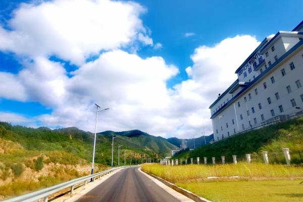 廠(chǎng)區外景1 - 副本.jpg